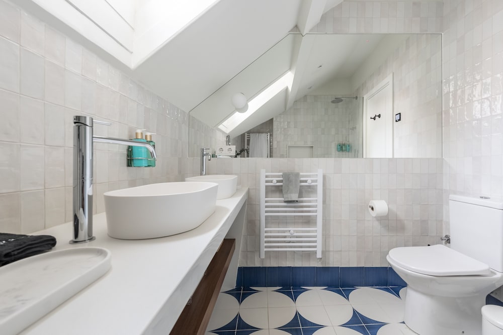Lisbon Downtown Luxury Family Residence 18/25