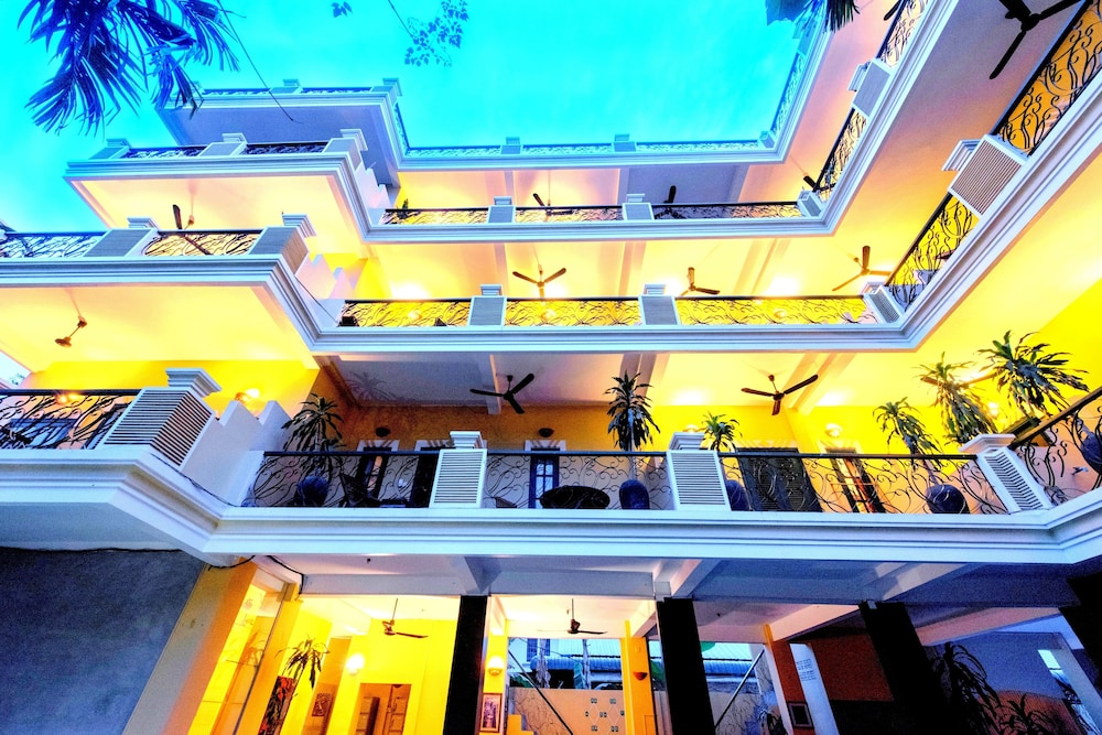 Golden Banana Residence 13/86
