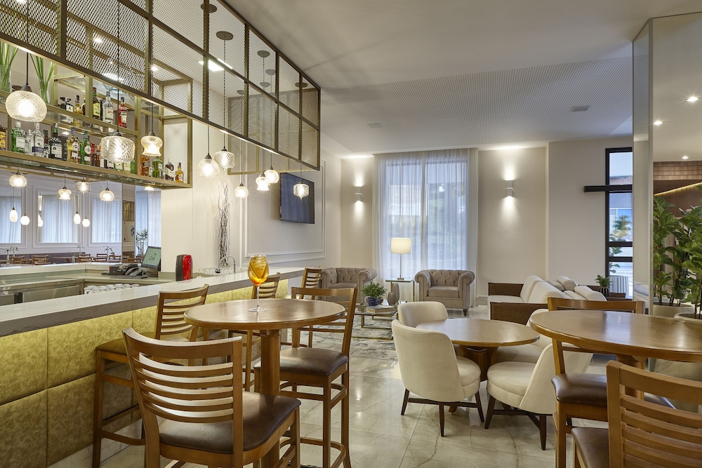 Lefel Hotel 37/46