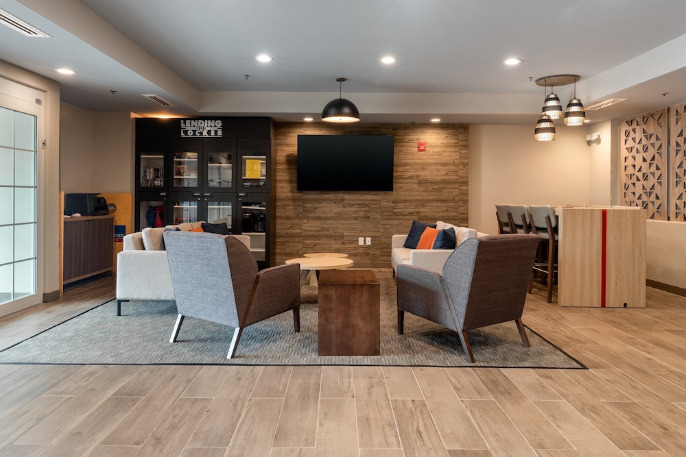 Candlewood Suites Enterprise 40/47