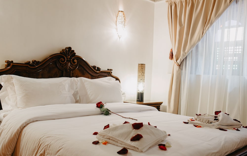 2 BEDROOMS, FAMILY SUITE