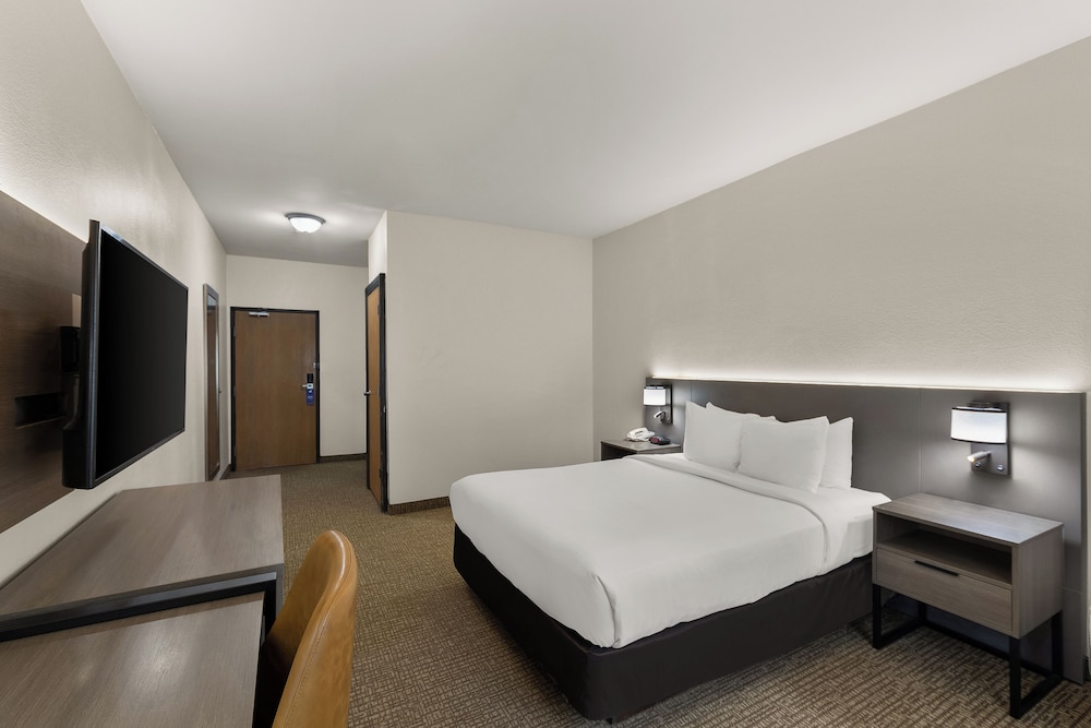 Comfort Inn & Suites Austin North Loop 20/46