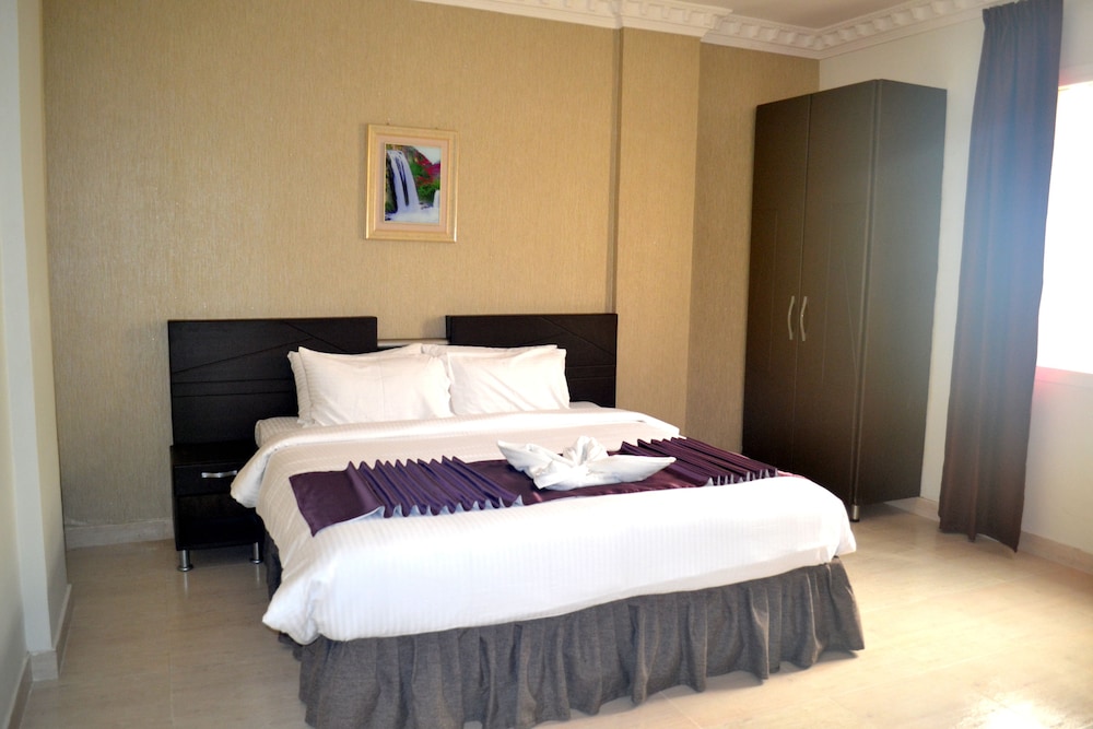 2 BEDROOMS, DELUXE, APARTMENT