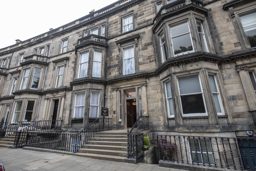 Grosvenor Suites 2/46
