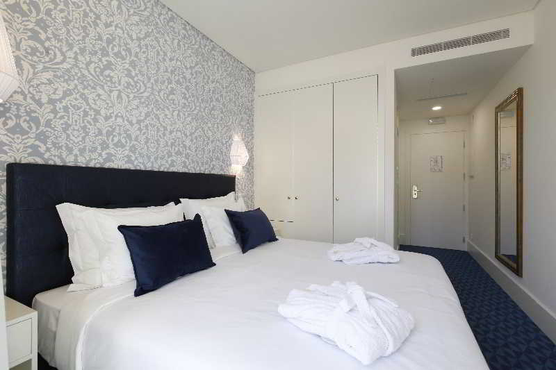 Room, Double or Twin Bed, City View