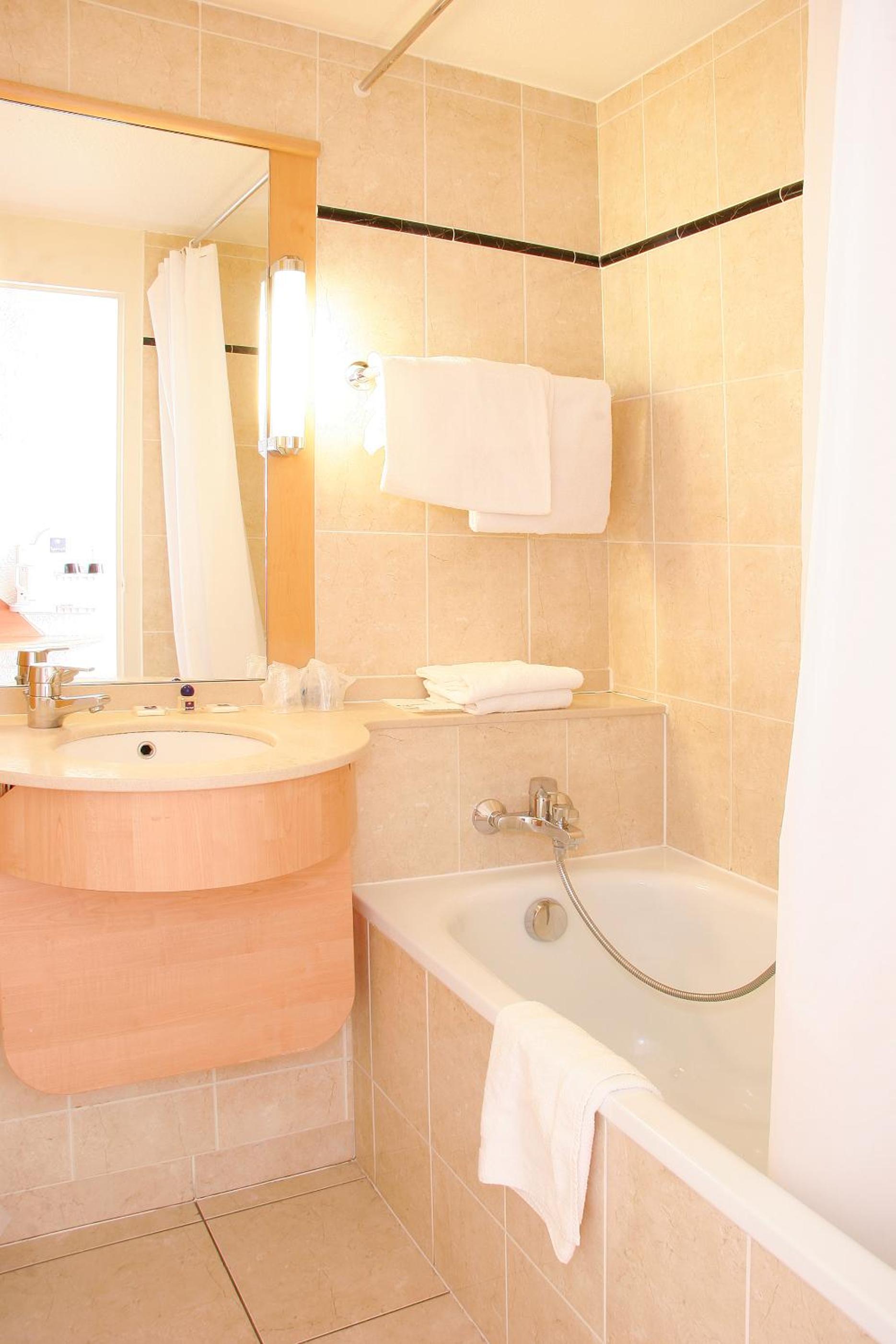 Kyriad Creteil Centre 43/43