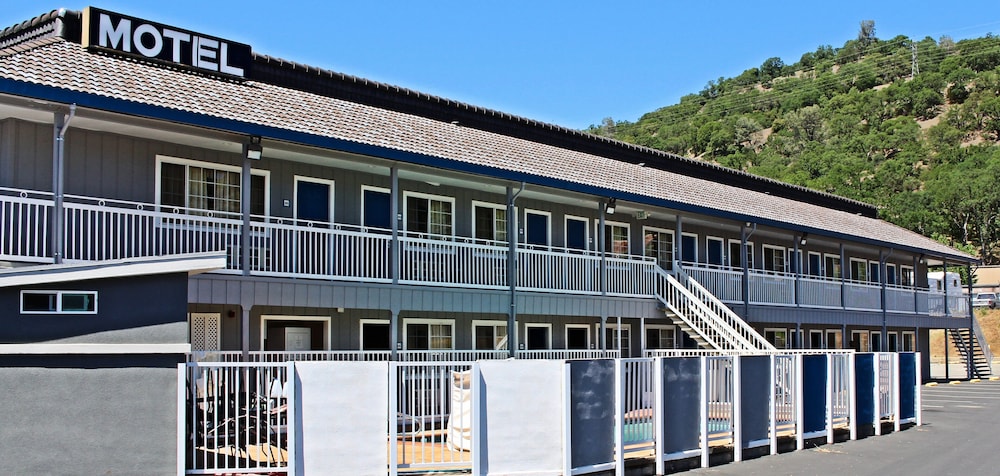 Lake Point Lodge 1/24