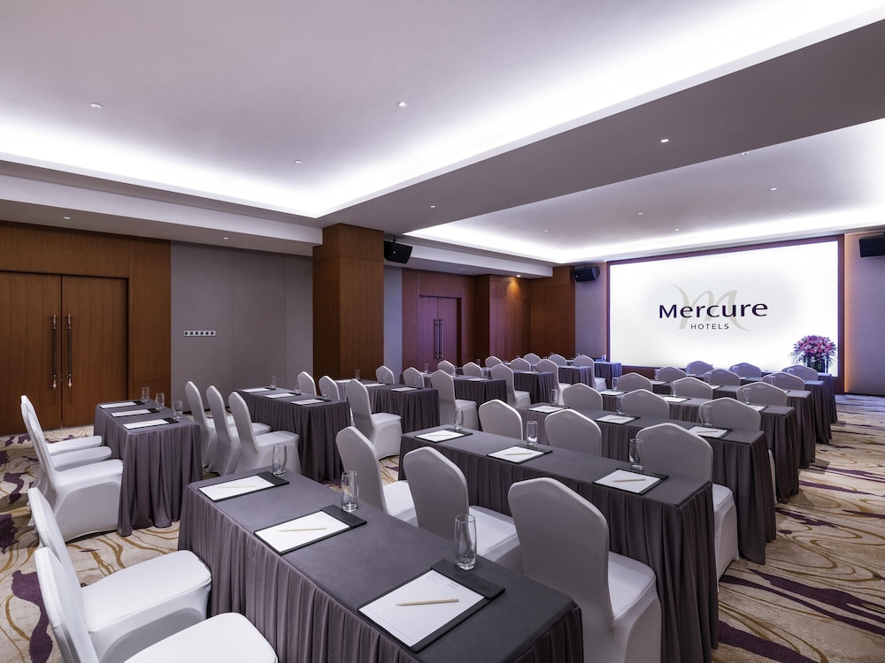 Mercure Shenzhen Pinghu 63/72