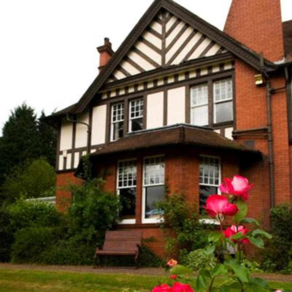 OYO Dunmar House Hotel in Alloa