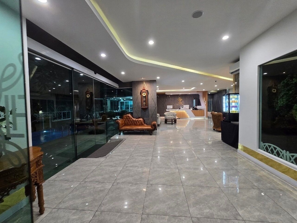 LHC Hotel and Resort 15/75