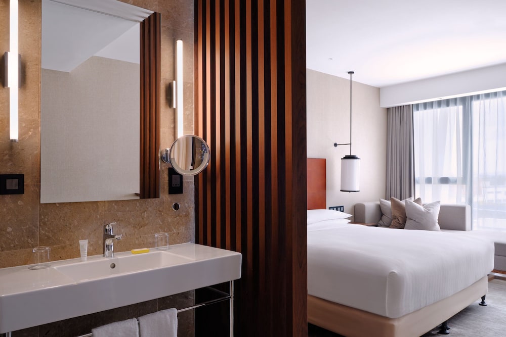 Tunis Marriott Hotel 49/50