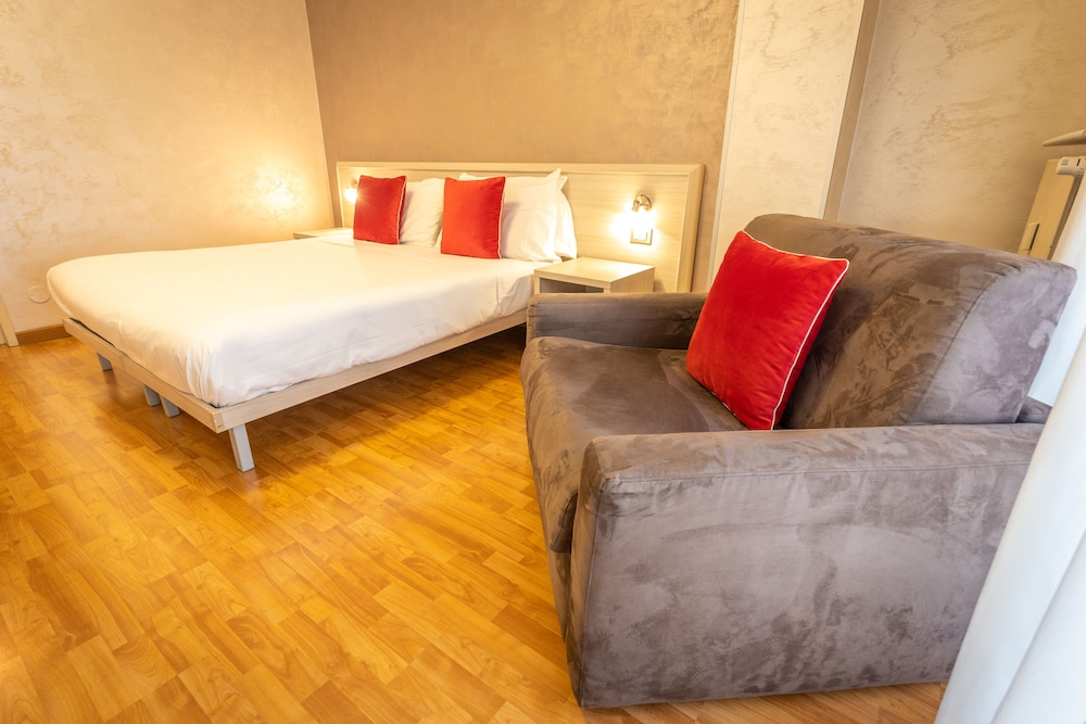 Lis Hotel 21/73