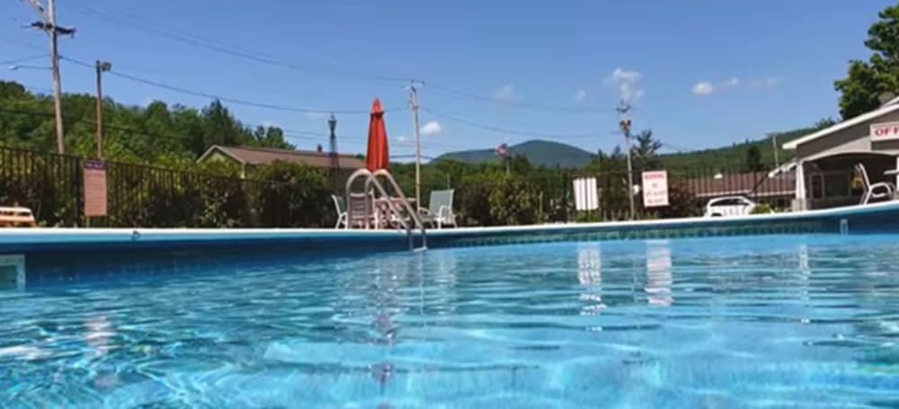 Gorham Motor Inn 56/58
