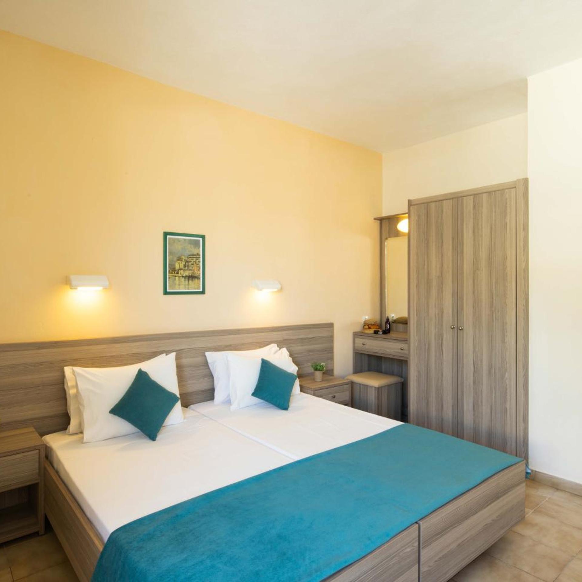 Rossis Beach Hotel 28/58