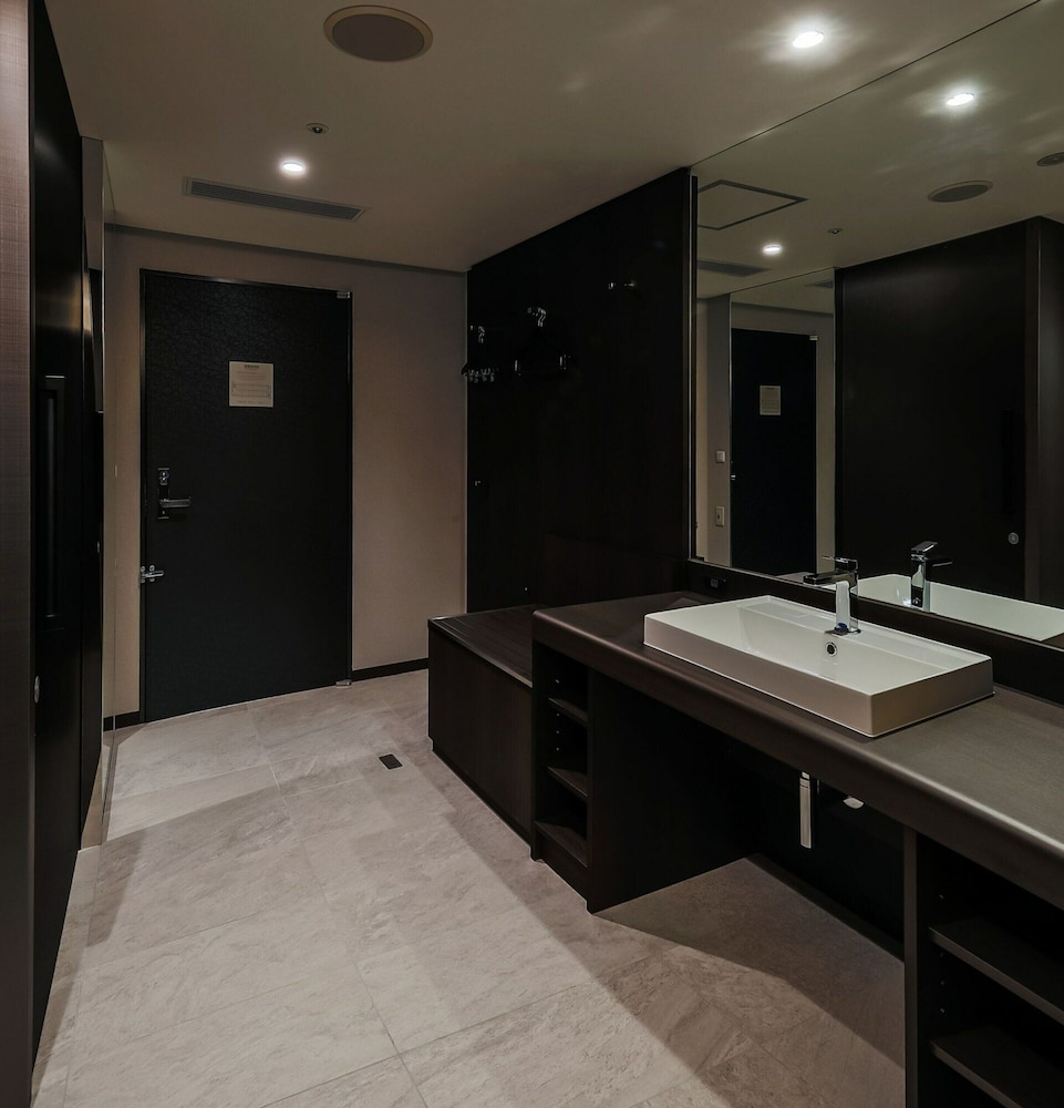 Kkr Hotel Osaka 10/60
