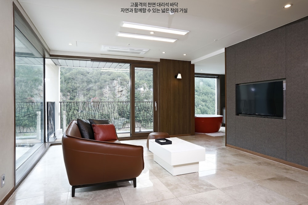 Pine Forest Jeongseon Alpine Resort 22/44
