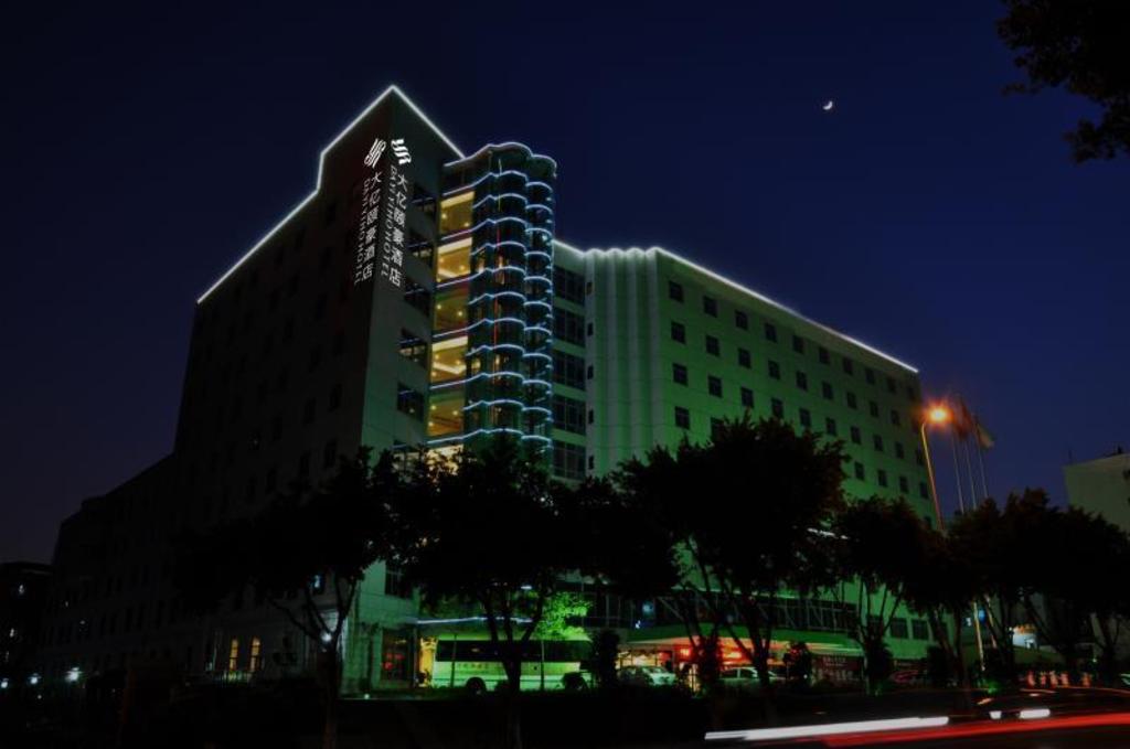 Dayi Yiho Hotel 7/48