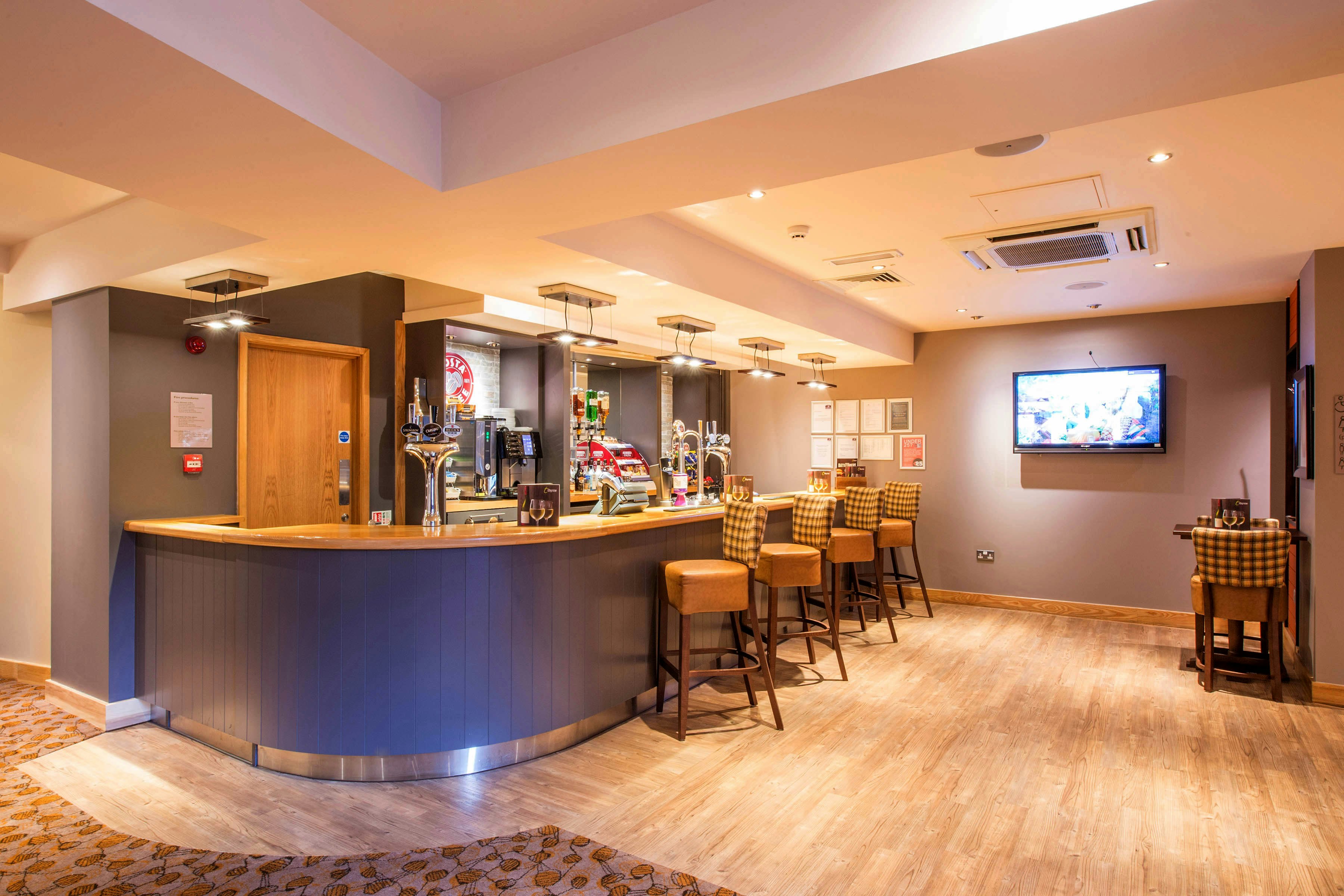 Premier Inn London Victoria 9/35