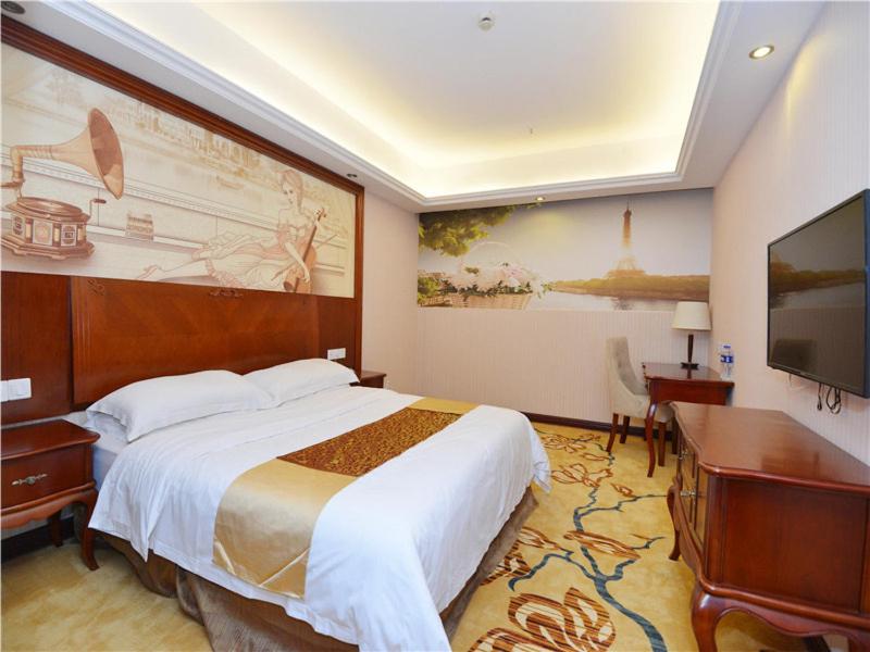 Vienna 3 Best Hotel Shanghai Expo Sanlin 7/20