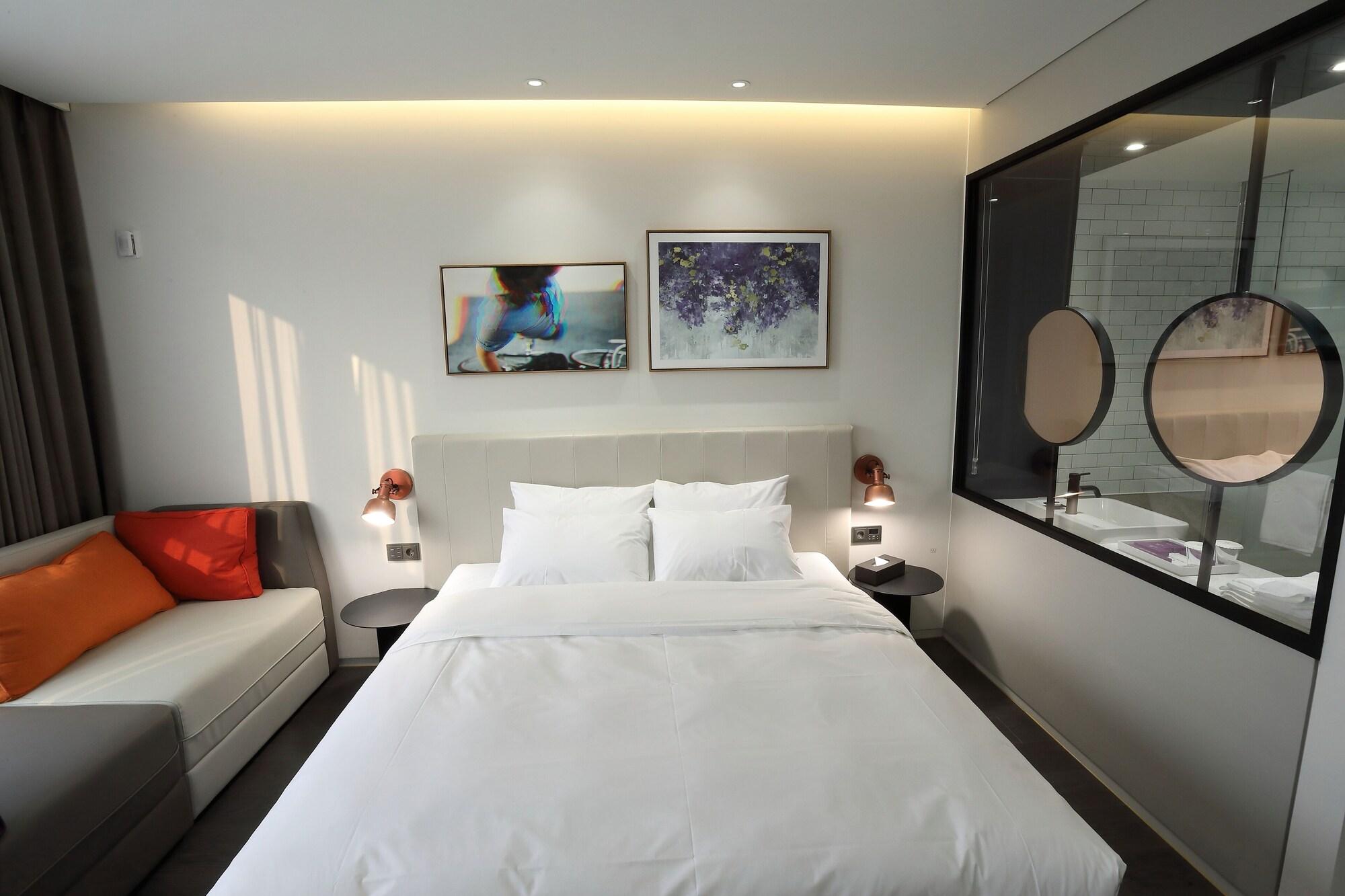 Orchid Hotel 15/50