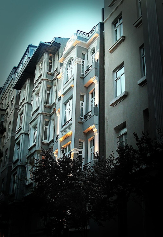 Frida Suites 2/55