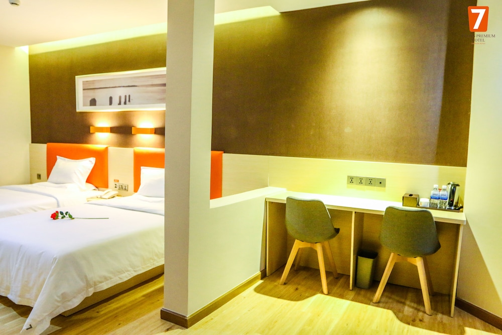 7 Days Premium Hotel 28/56