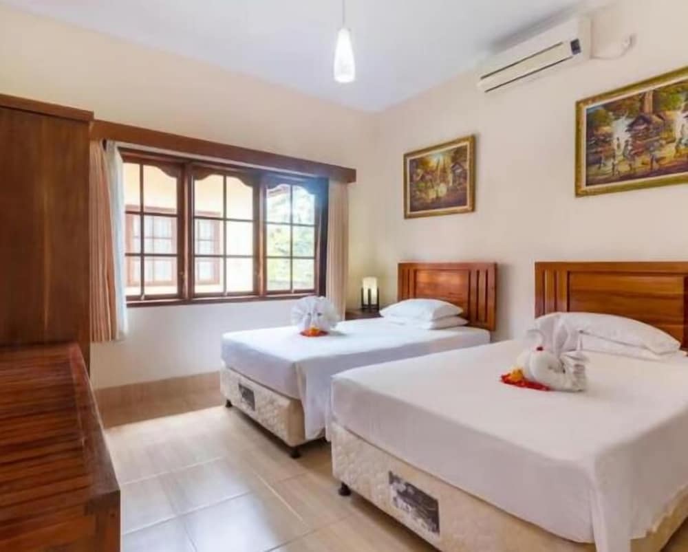 BUNGALOW, TWIN BEDS