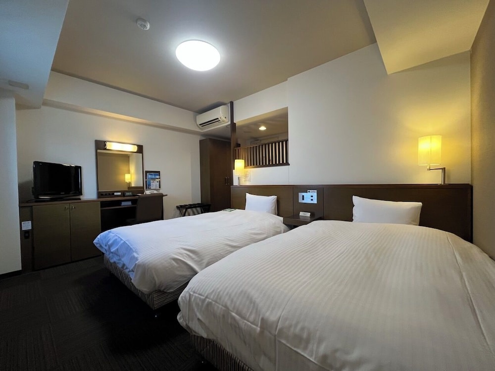 ROOM, TWIN BEDS, SMOKING