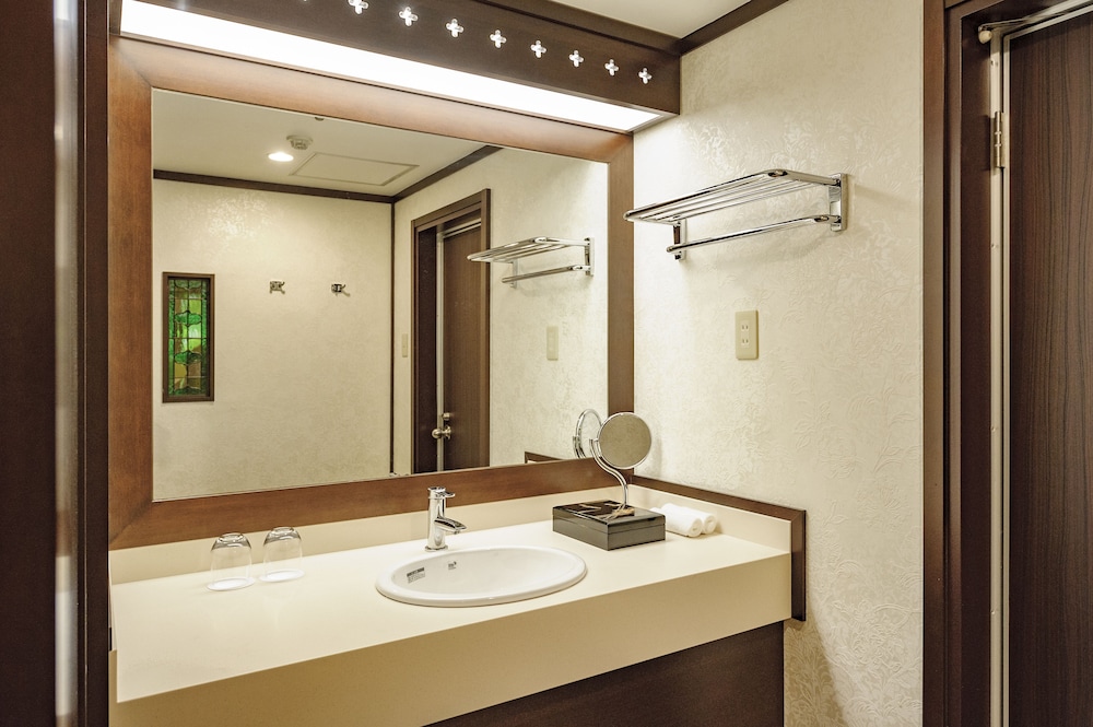 Kanazawa Hakuchoro Hotel Sanraku 46/48