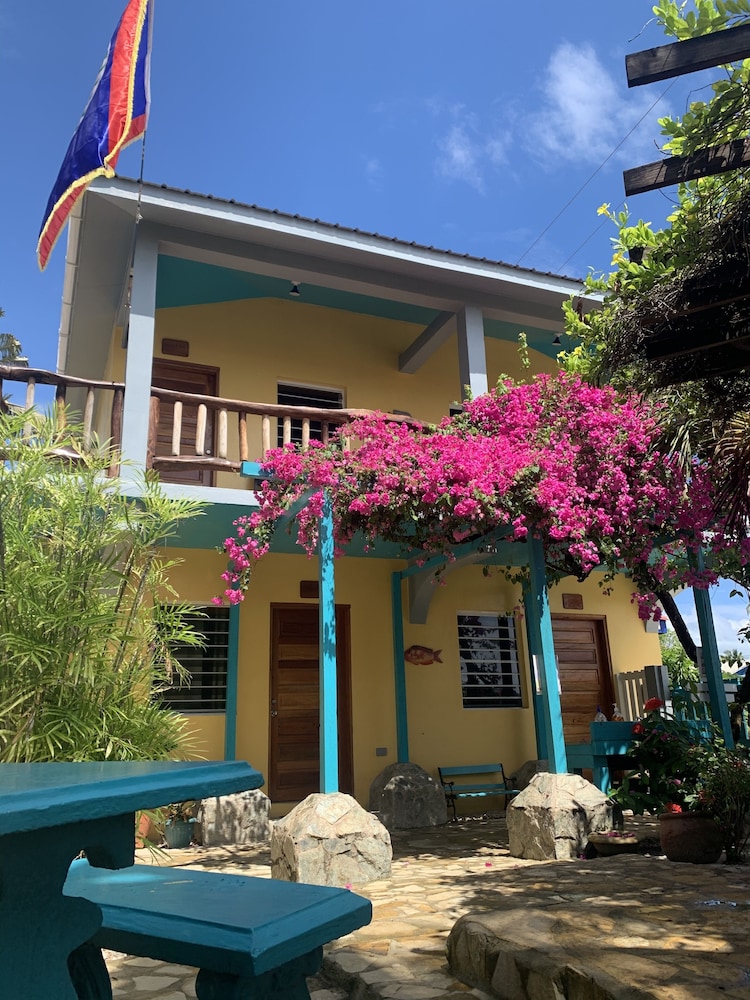 All Seasons Guest House 4/50