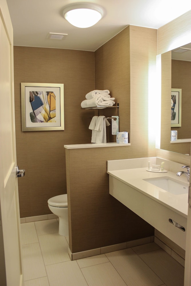 Fairfield Inn & Suites By Marriott Boston Marlborough/Apex Center 14/40
