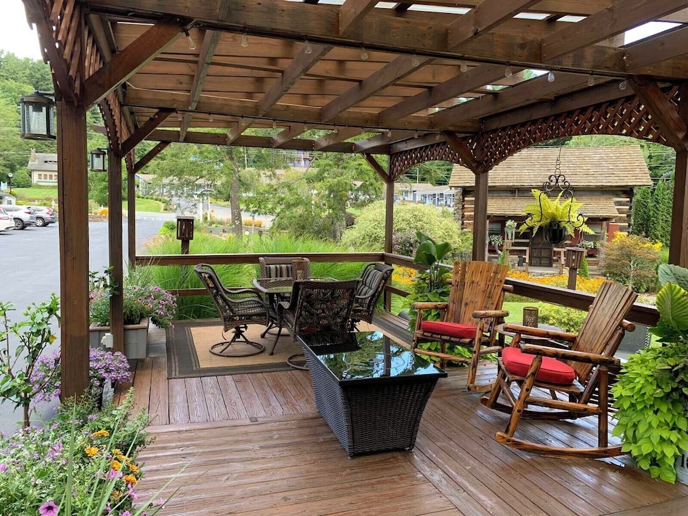 Azalea Garden Inn 30/50