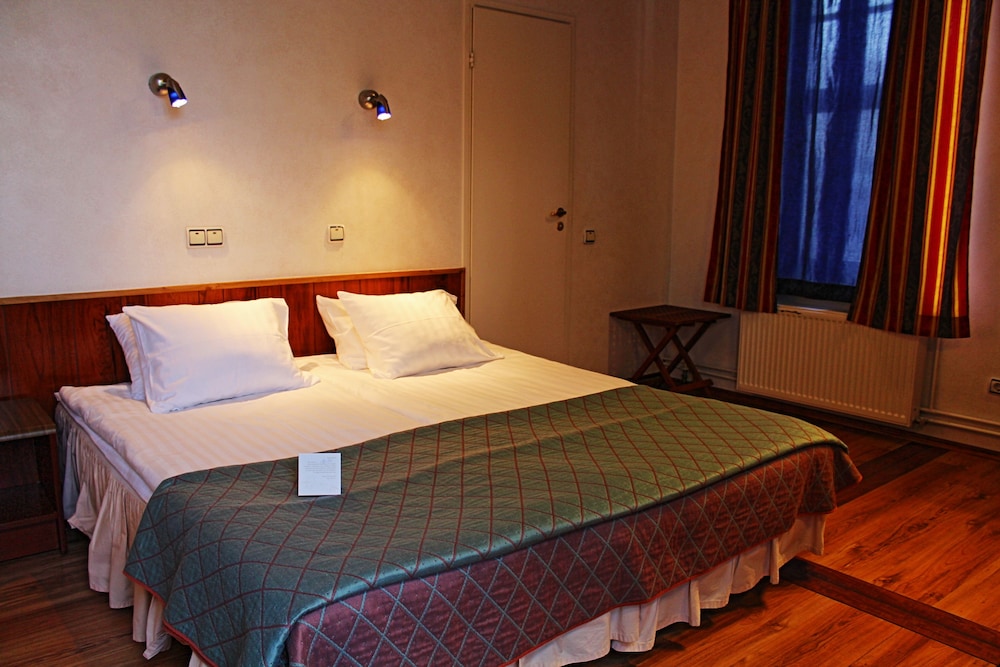 Nb Hotel 15/71