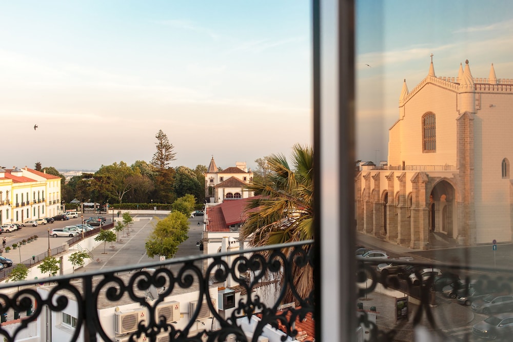 Heaven Inn Evora Hostel 57/60