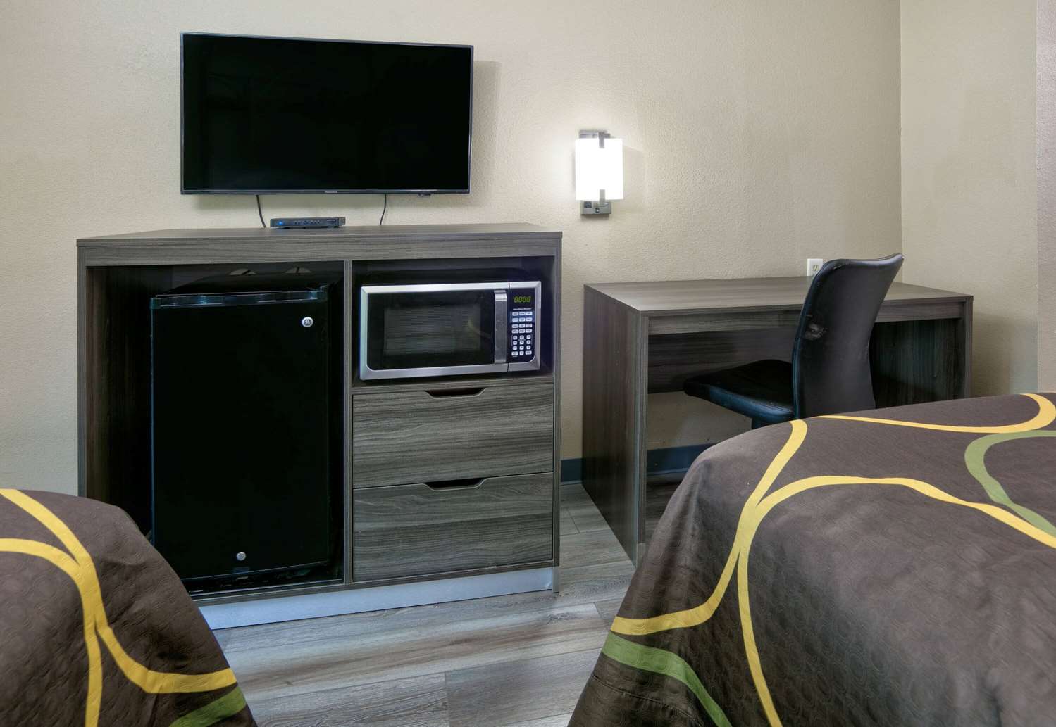 Super 8 By Wyndham Mobile/Tillmans Corner 6/8