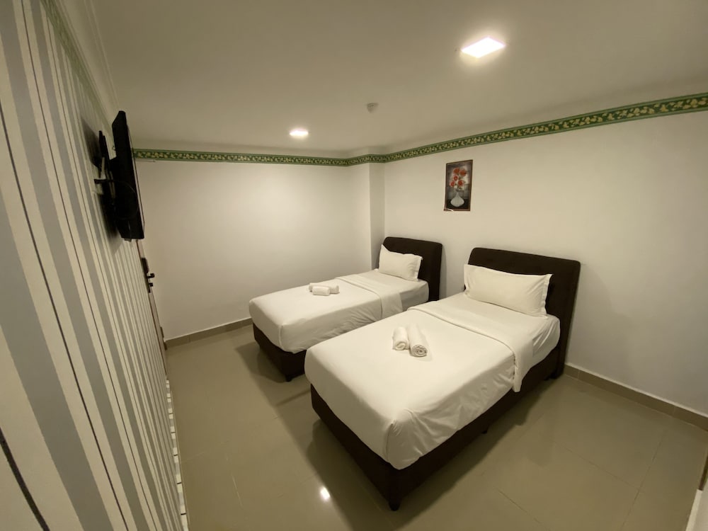 Shobi Hotel 30/48