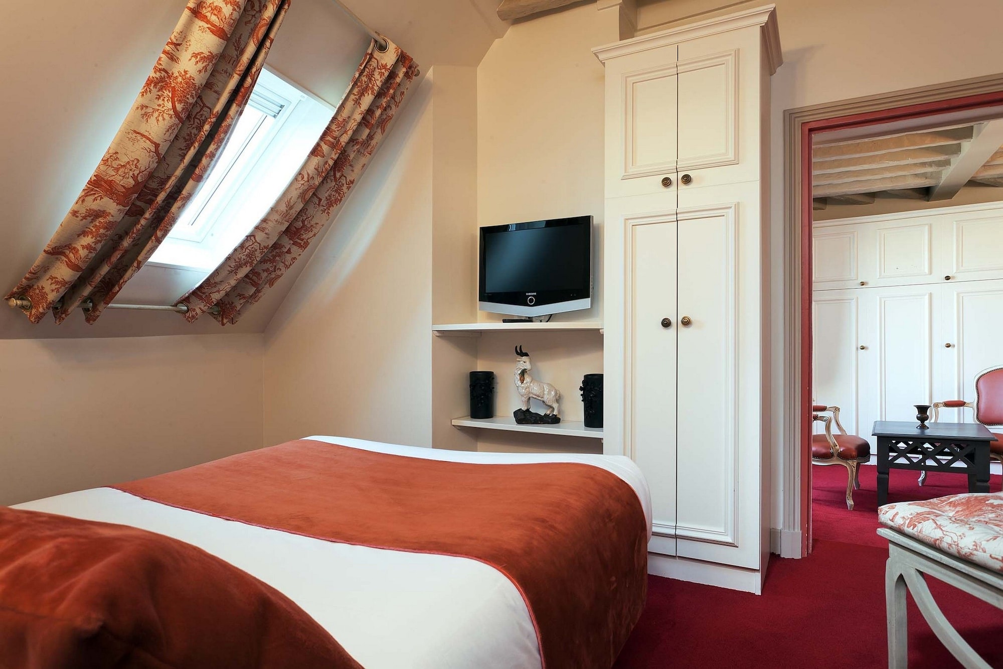 SUITE, QUADRUPLE