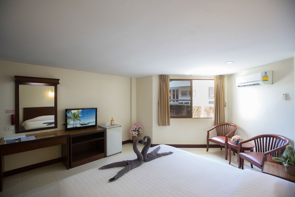 Twin Palms Resort 39/52