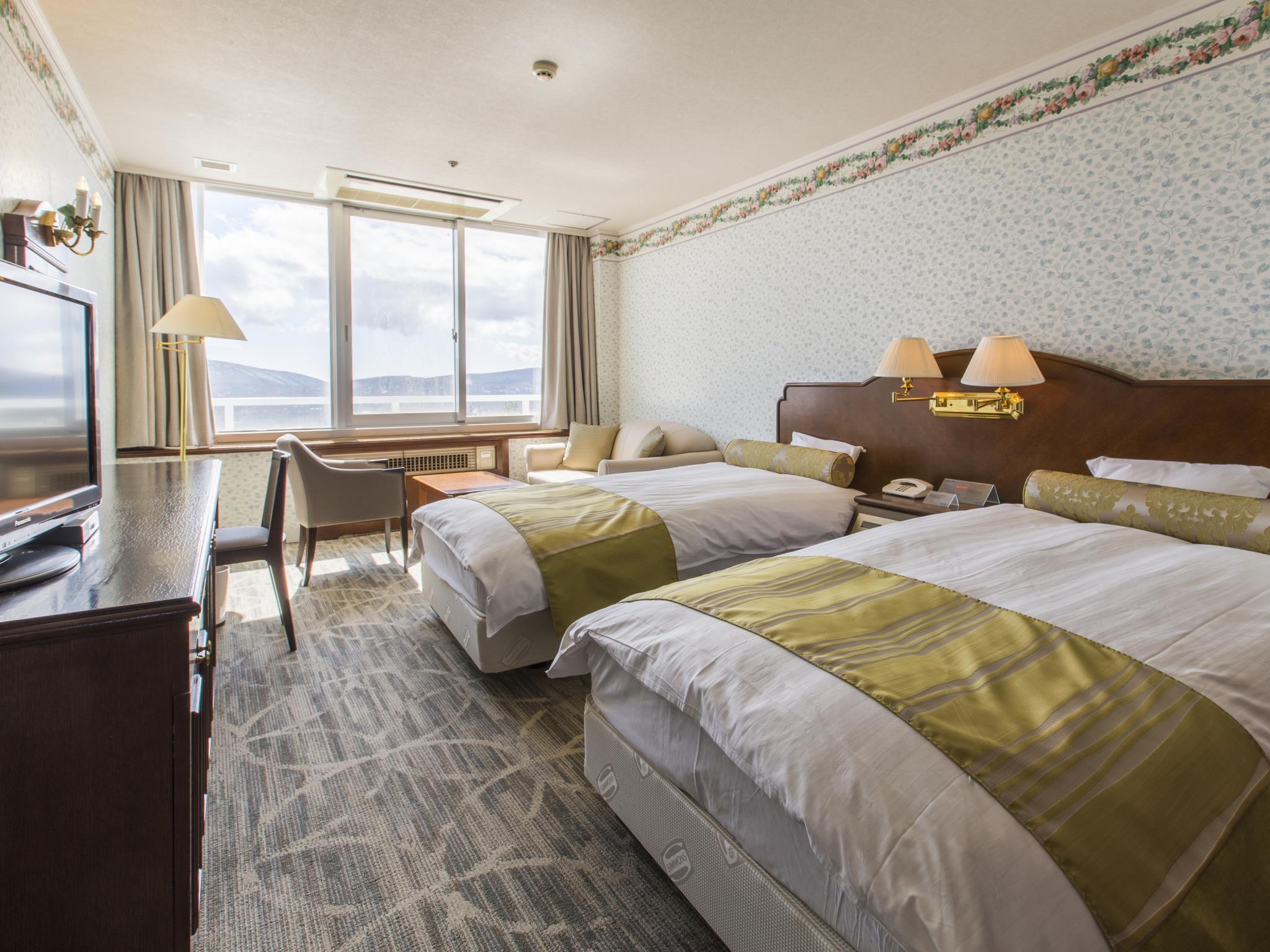 Standard, Twin Beds, Sofa