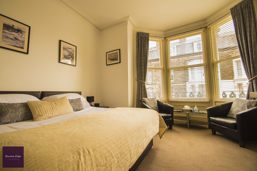 ROOM, DOUBLE BED, LARGE