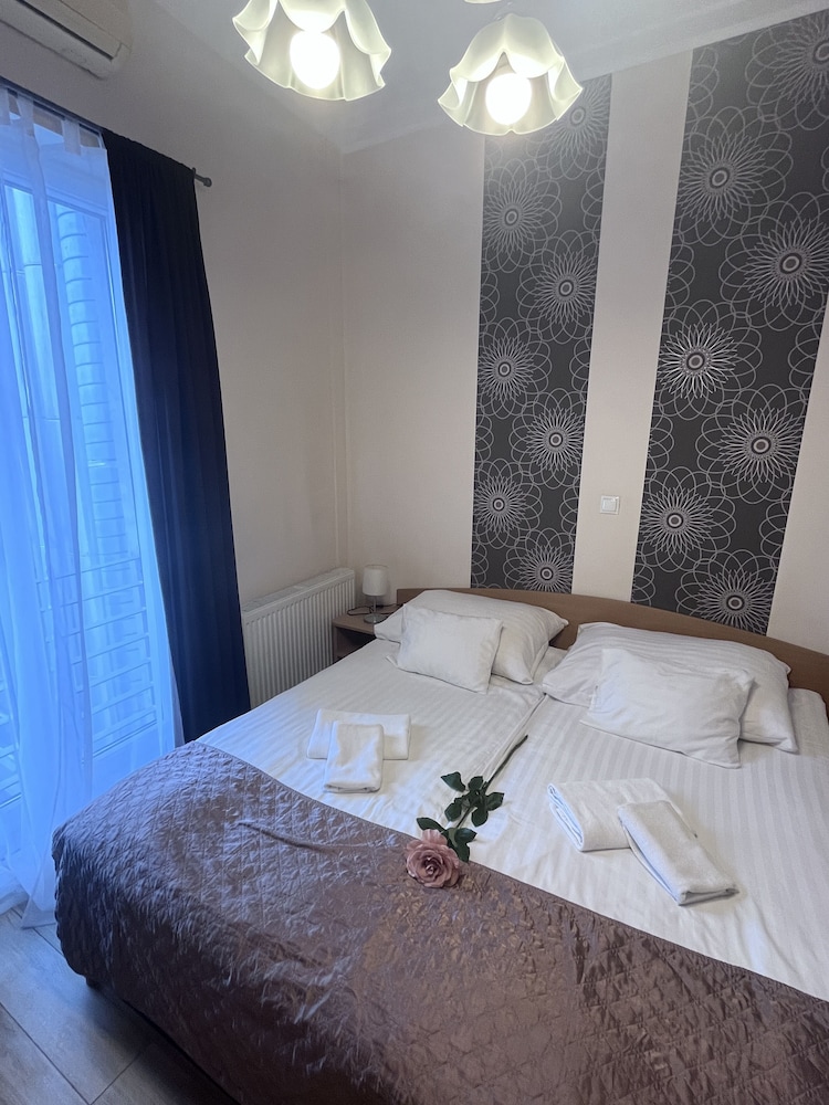 Hotel Papillon 10/50