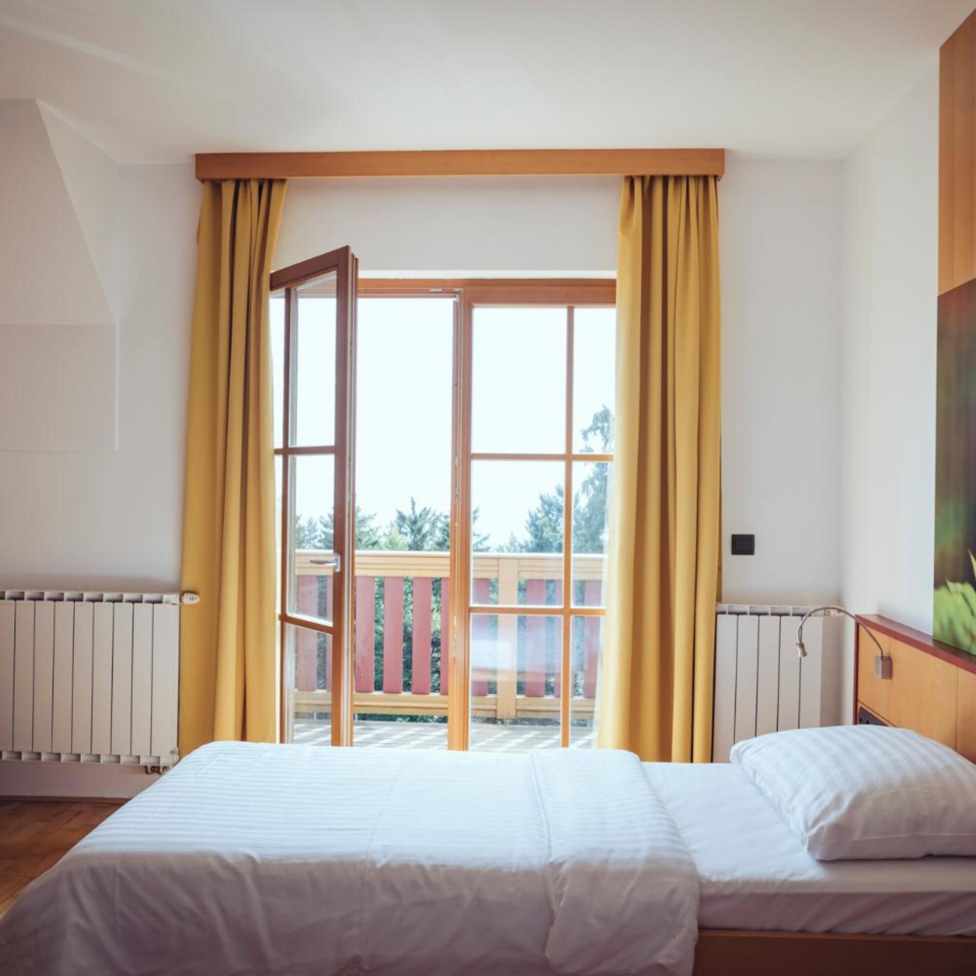 غرفة بسريرين منفصلين بشرفة، HOTEL VIDEC 2/10