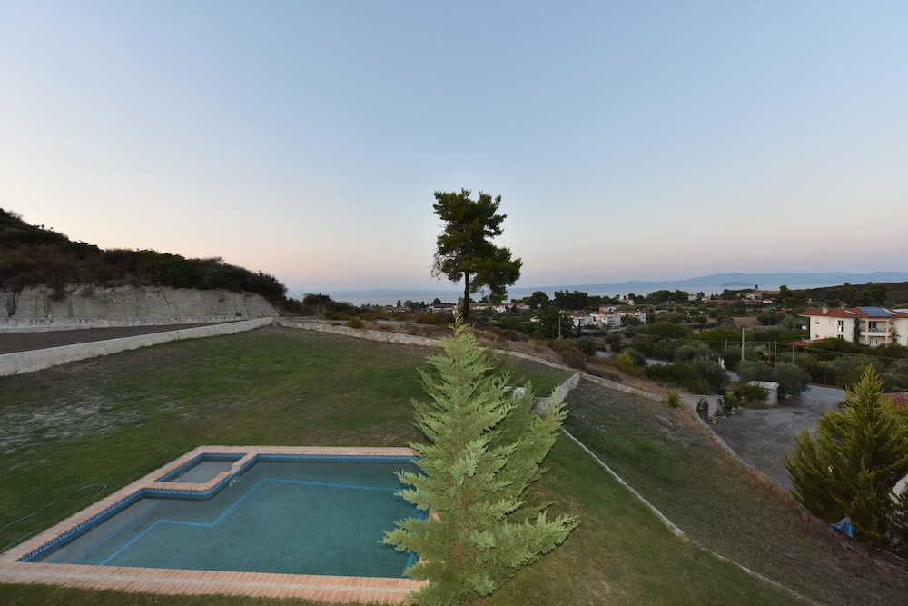 Olympic Kosmas Hotel 56/61