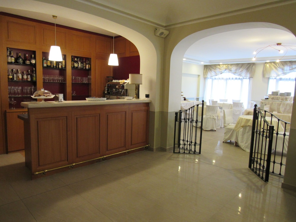 Green Hotel 7/46