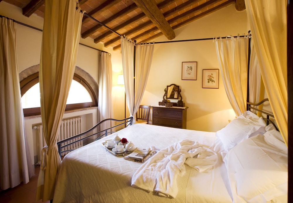 Monsignor Della Casa Country Resort 14/70
