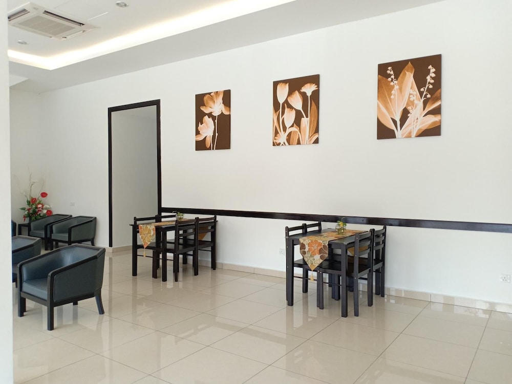 Hotel Alpha 44/58