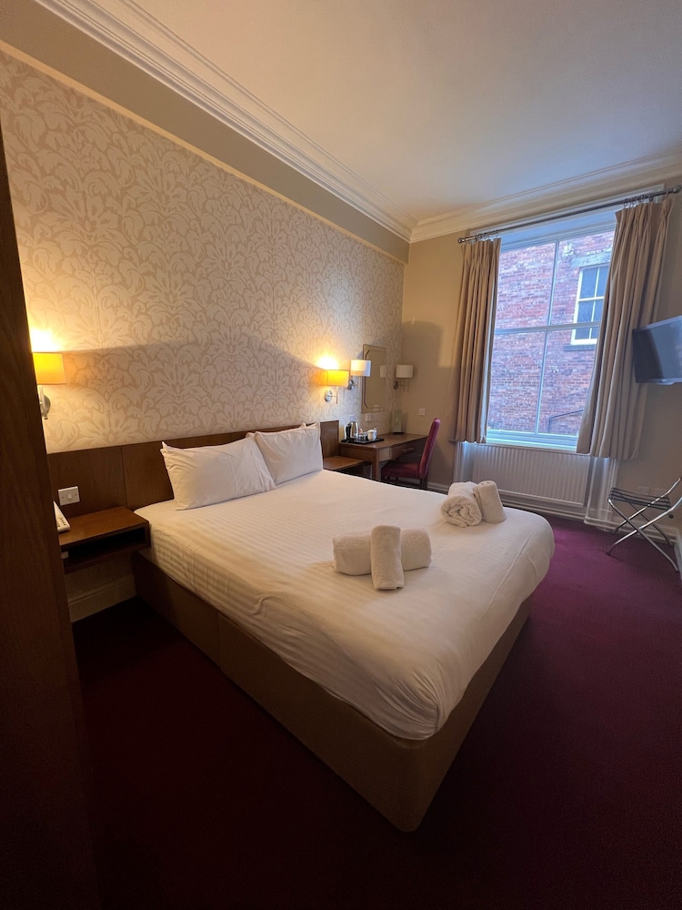 The Crown Hotel 34/74