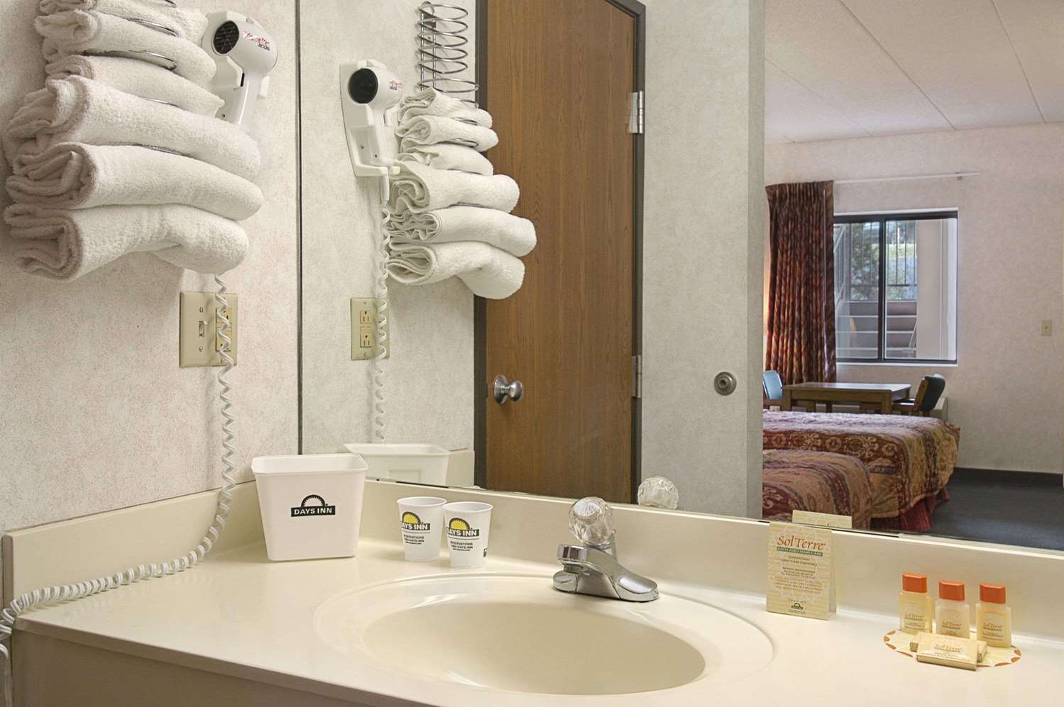 Days Inn by Wyndham Morehead 3/3