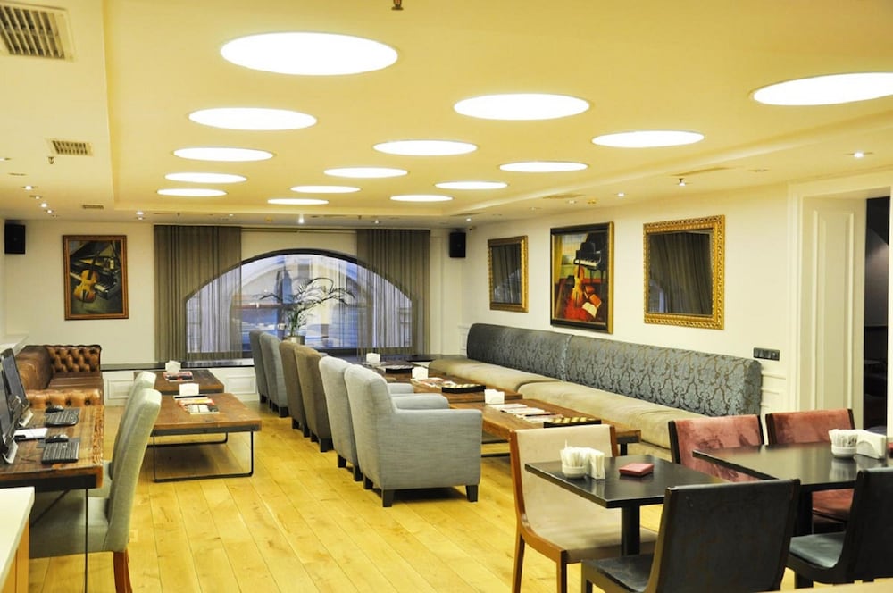 Pera Tulip Hotel 48/65