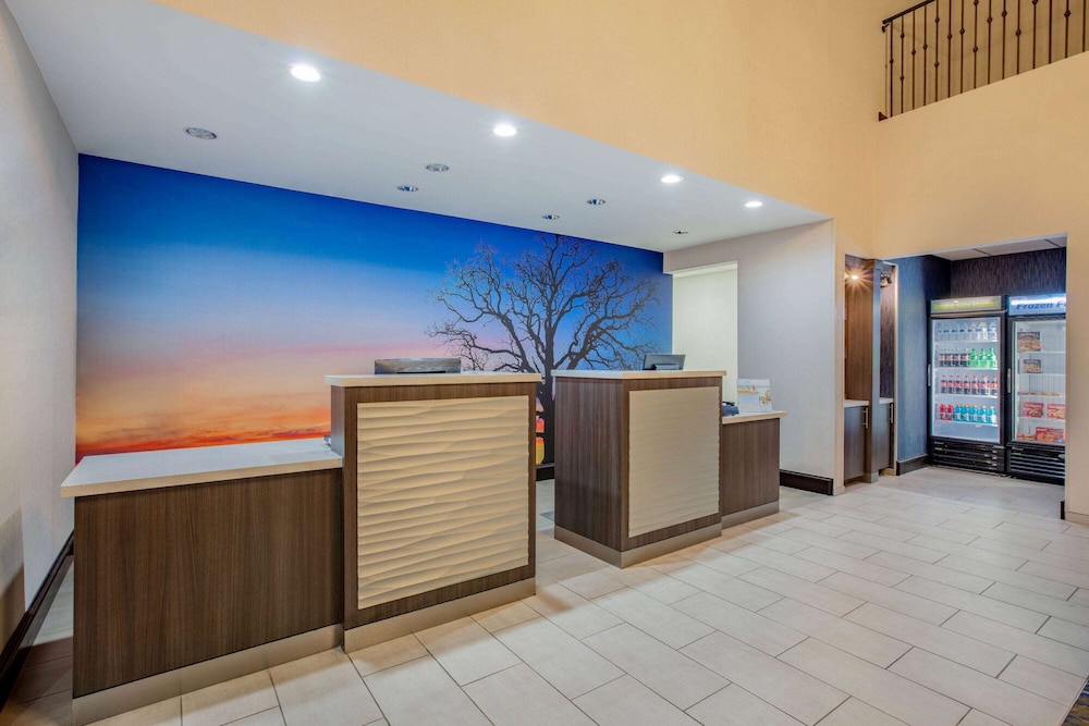 La Quinta Inn & Suites by Wyndham McKinney 6/45